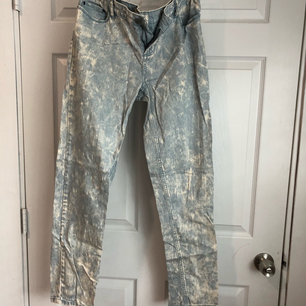 FOREVER 21: Acid Wash Denim